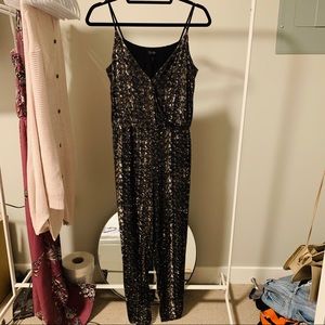 V Neck Jumpsuit (Size XS)